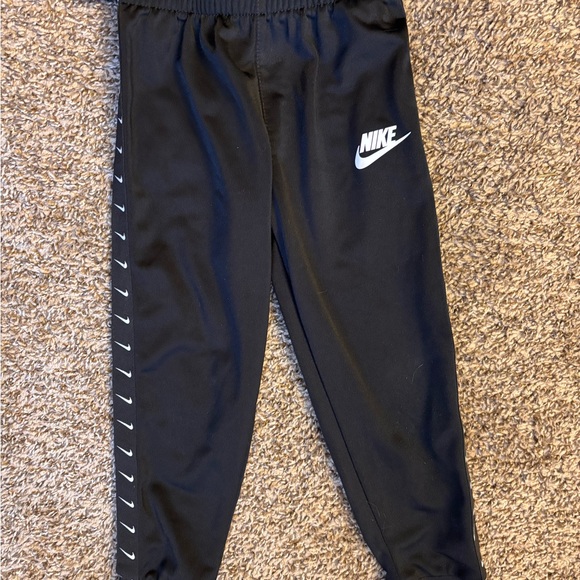 Nike Kids Tech suit - Picture 3 of 3